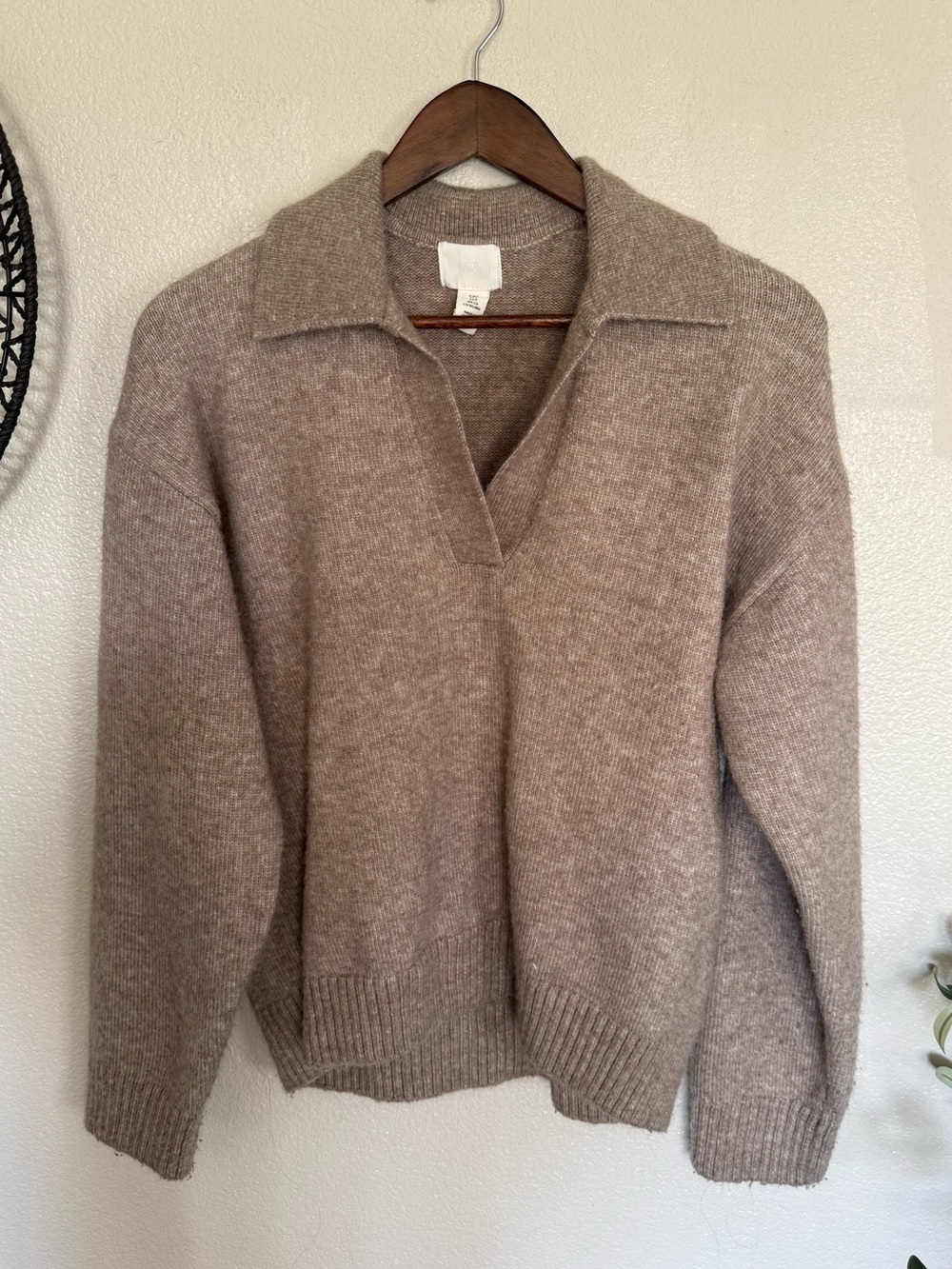🍂 H&M Taupe V-Neck Collared Sweater